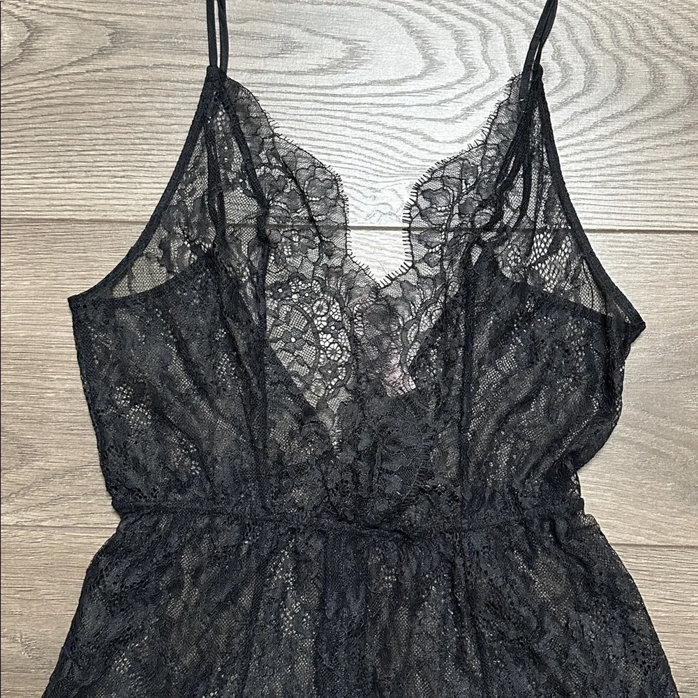 Victoria Secret Black Lace V-Back One Piece Bodysuit Romper‎ Size Small